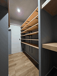 建築中の家 グレー×照明が似合うお家