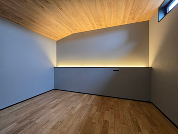 建築中の家、1邸更新しました　―グレー×照明が似合うお家